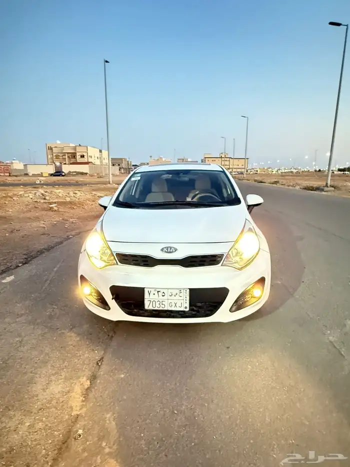 كيا ريو2014فل كامل هاتش باك 9