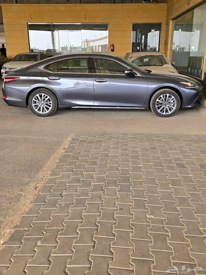 لكزس es350 خليجي Ca 2025 رمادي استاندر 1