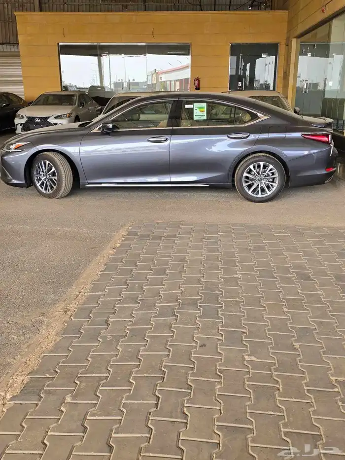 لكزس es350 خليجي Ca 2025 رمادي استاندر 4