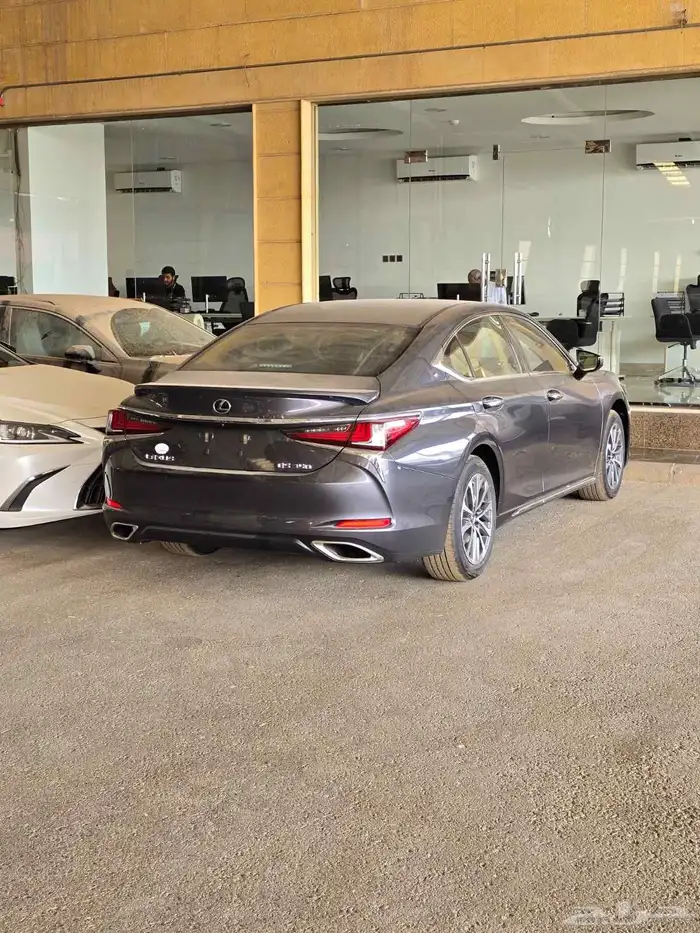 لكزس es350 خليجي Ca 2025 رمادي استاندر 2