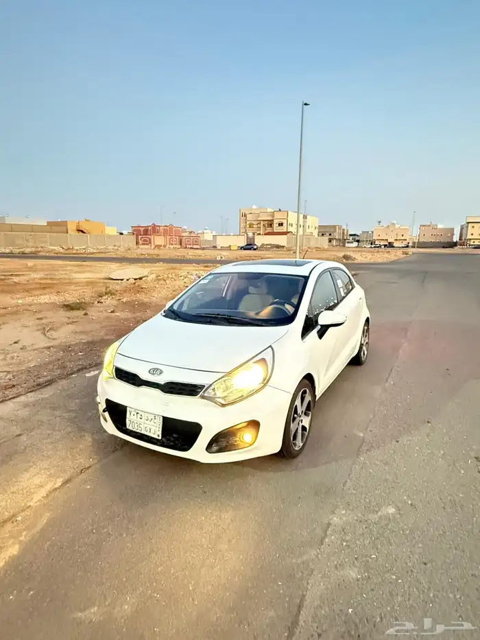 كيا ريو2014فل كامل هاتش باك 11