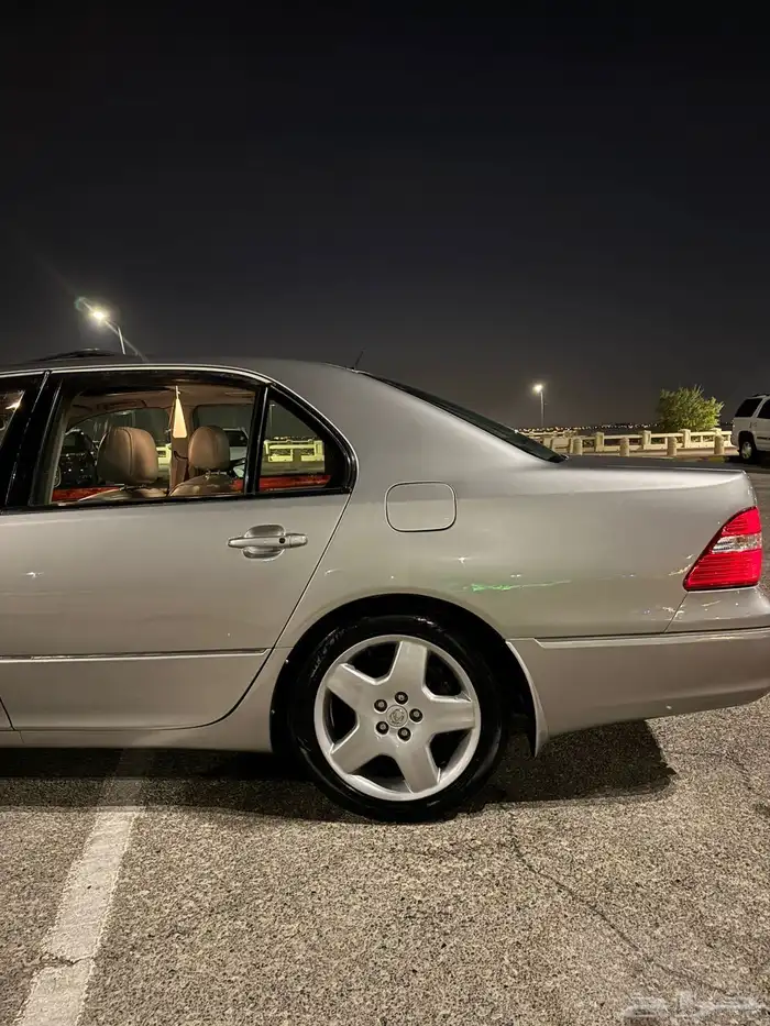 للبيع او البدل ب وانيت 2005 لكزس 430 3