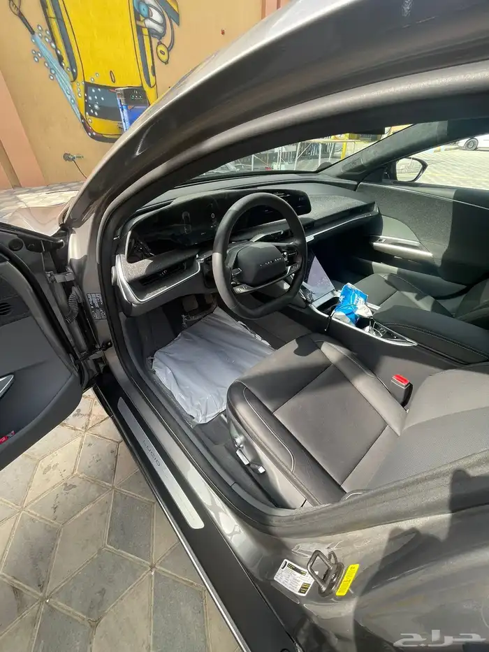 لوسيد اير بيور 2025 1