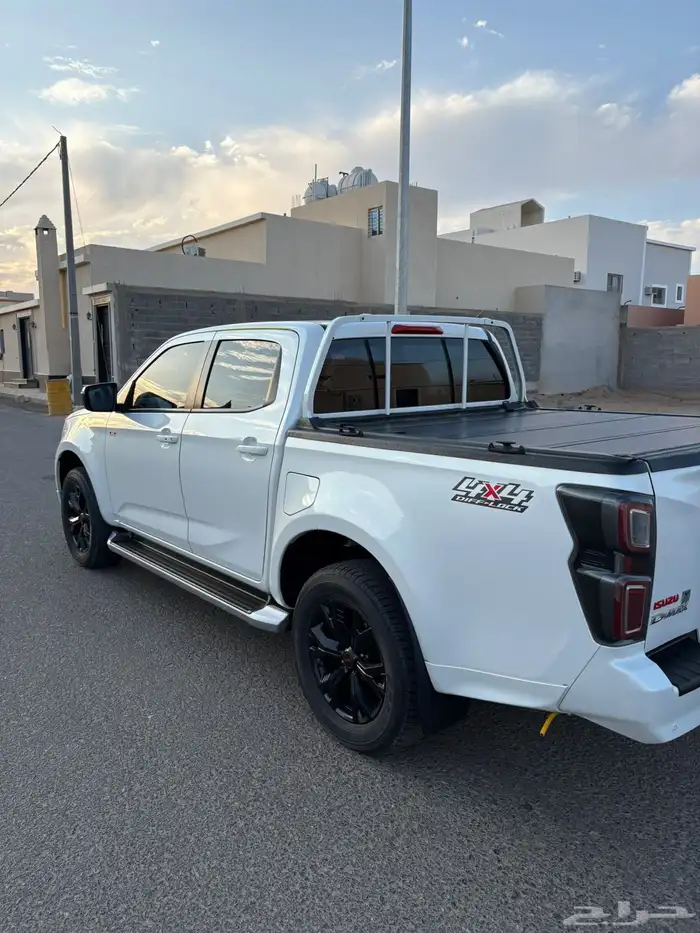 ايسوزو ديماكس 2023 1