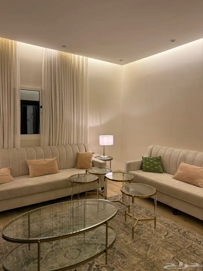 كنب للبيع مع طاولات 0