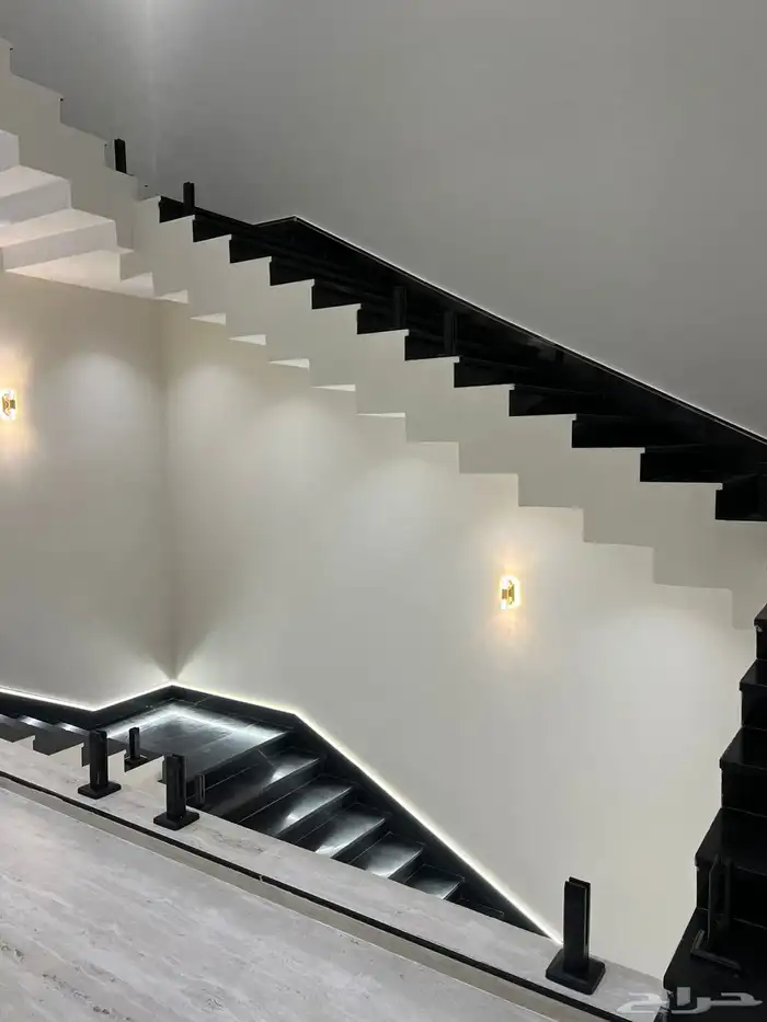 للبيع فيلا فاخرة جدا  مساحة 400 م 3