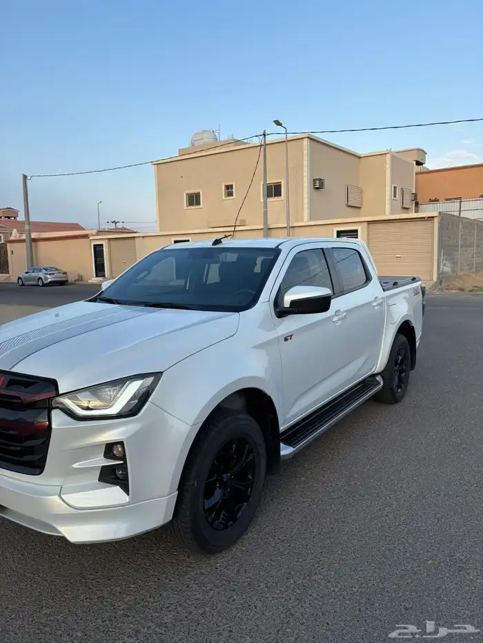 ايسوزو ديماكس 2023 3