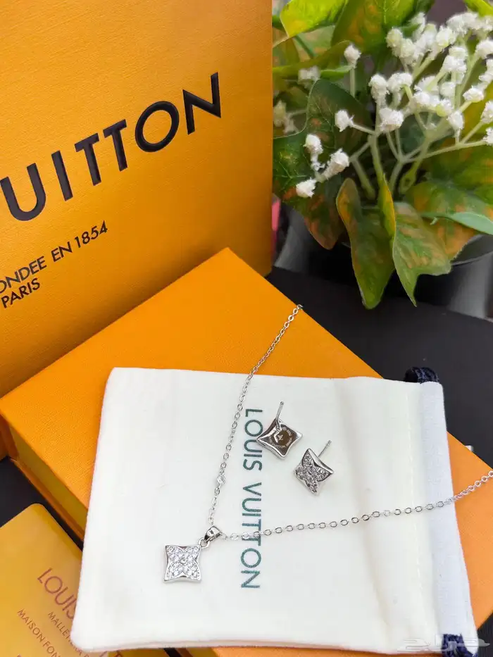 جديدنا طقوم ماركة لويس فيتون سلسال مع الحلق 5