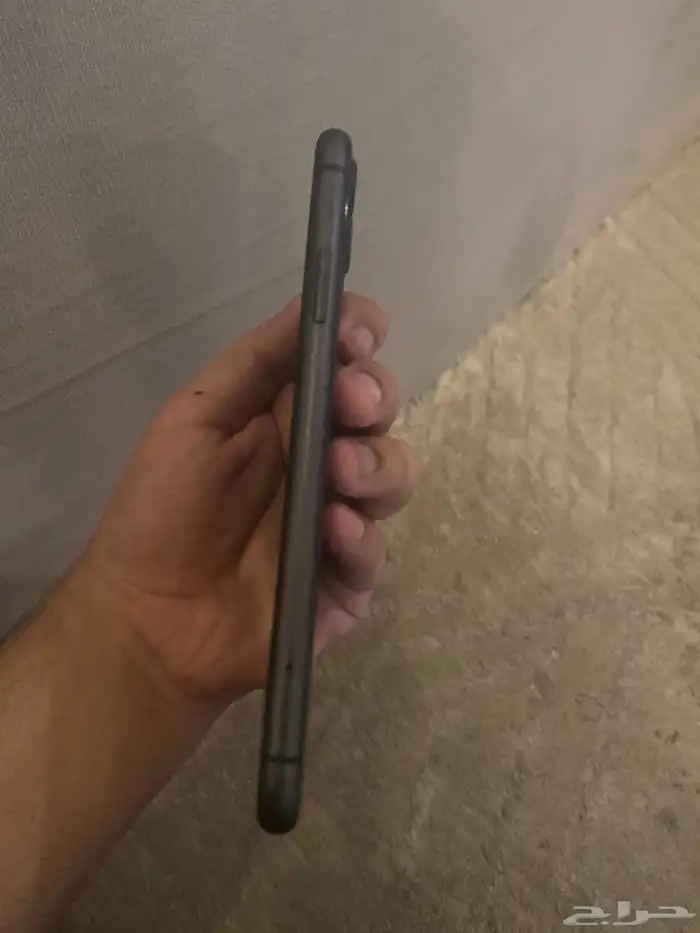 ايفون 11 نظيف جدا  بدون خدوش   بطارية 74 شغال 100 3