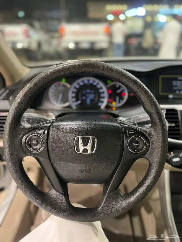 هوندا اكورد 2017 نظيف جدا 14