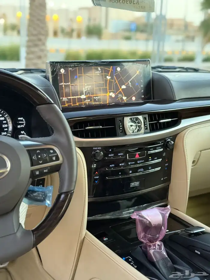 جيب لكزس LX570 فل كامل 2019 سعودي 37
