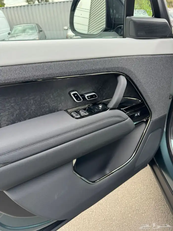 للبيع رانج روفر سبورت 2025 فئه HSE فل كامل اصفار وارد كندا 14