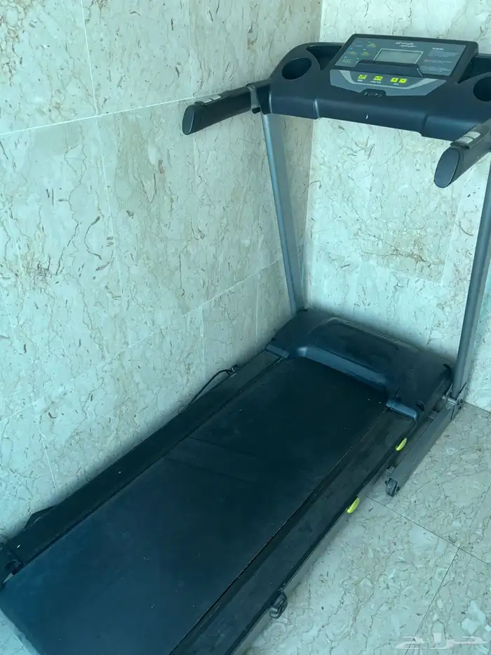 جهاز سير رياضي يعمل بشكل جيد والسعر على السوم تواصل 0