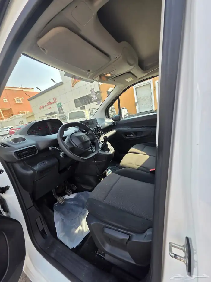 للتنازل بيجو بارتنر 2022 ديزل( ثلاجة ) 2