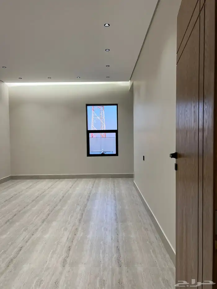 للبيع فيلا فاخرة جدا  مساحة 400 م 6