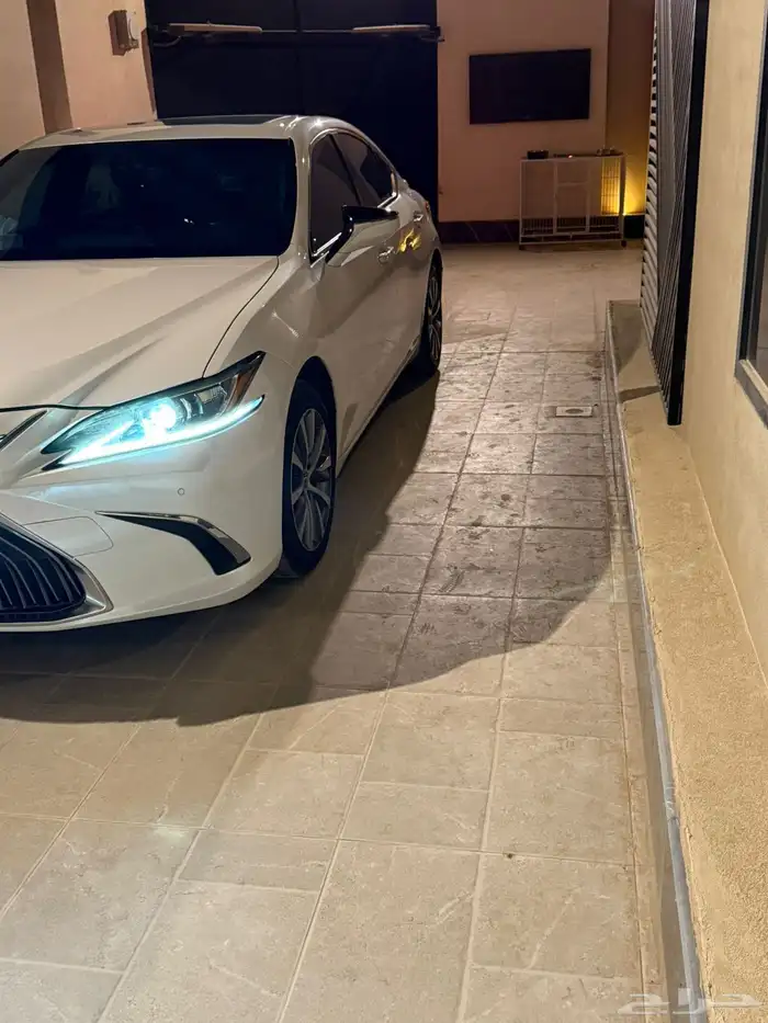 لكزس 2021 نظيف وممشى قليل 8