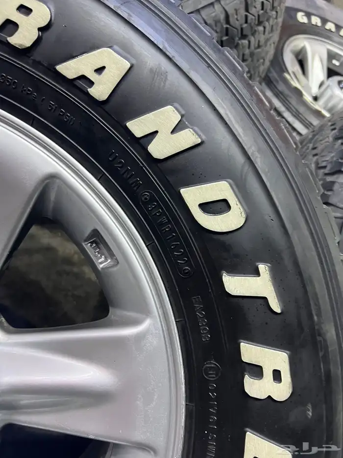 جنوط فتك صيني مع كفرات دنلوب وكاله مقاس 275 70 16 6