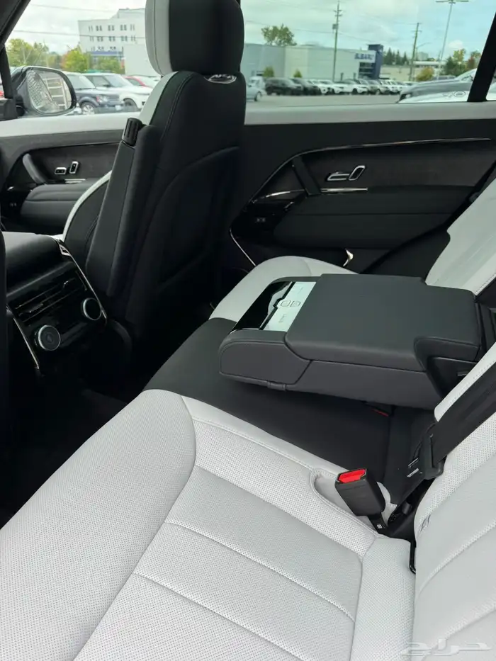 للبيع رانج روفر سبورت 2025 فئه HSE فل كامل اصفار وارد كندا 13