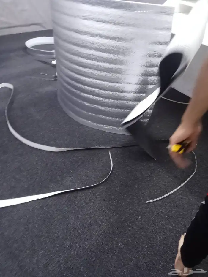 موكيت تركي وطني اماراتي ومشمع على شكل بركي بلاط مكاتب 50ف50 2