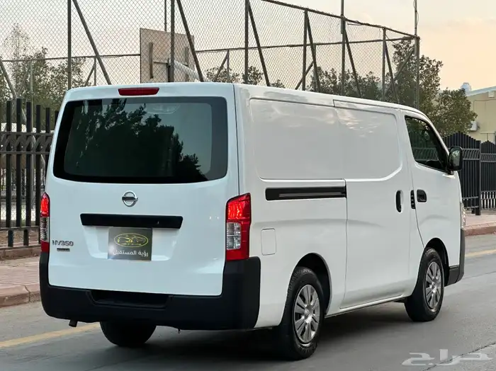 نيسان باص بضاعه موديل 2020 سعودي قير عادي ديزل 4