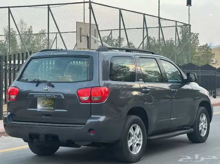 تويوتا اسكويا موديل 2010 سعودي بدون دبل 4