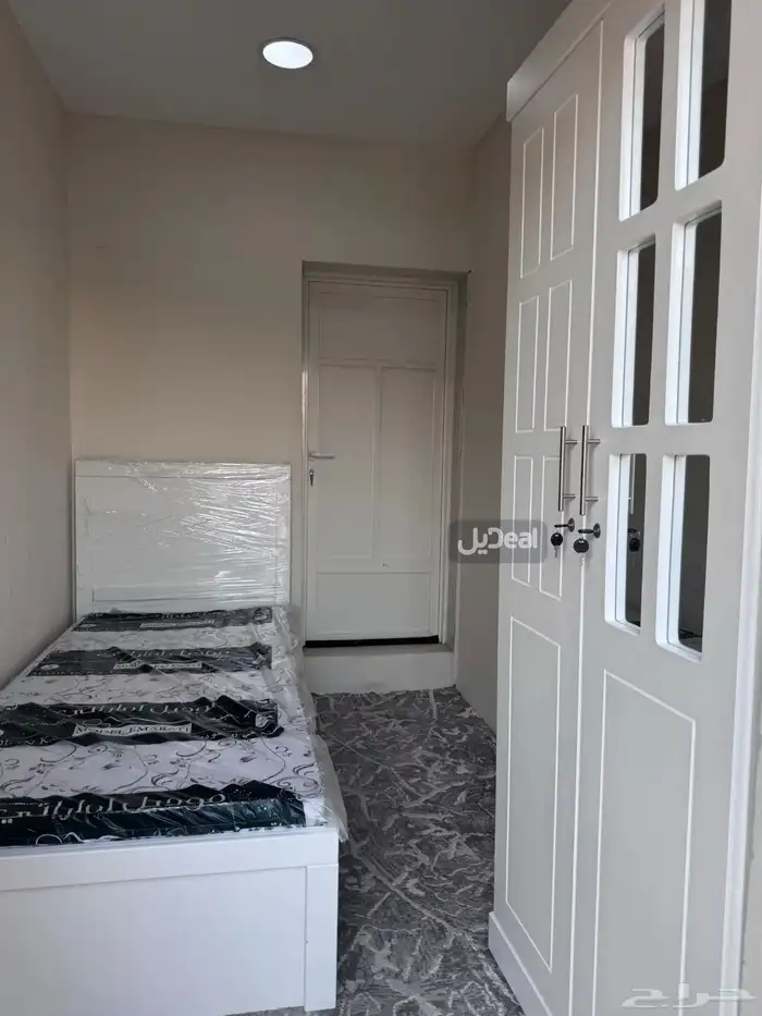 للإيجار غرفه بحمام مؤثثه بالاحساء 0