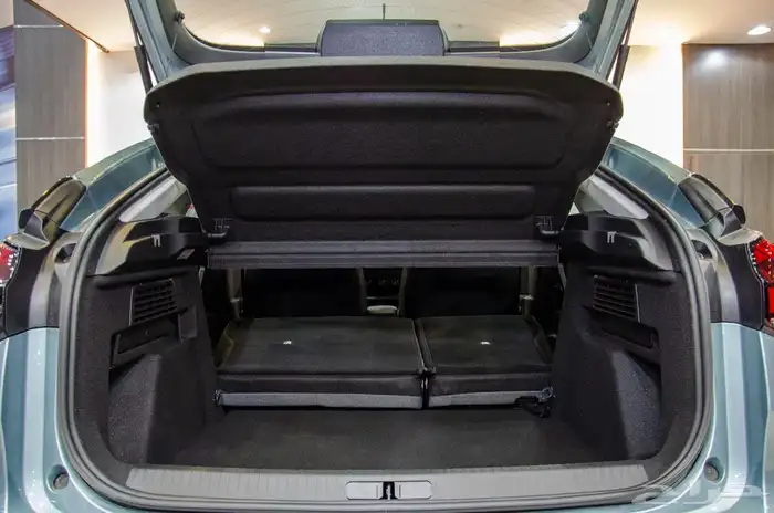 سيتروين C4 نص فل - موديل 2023 كاش وتقسيط ( افضل الاسعار ) 14