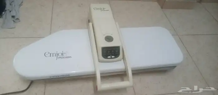 مكواة ملابس كهربائيةعلى البخار 1