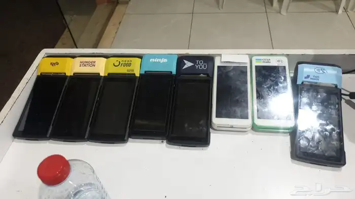 بوفيه للبيع بكامل اغراضها سبب البيع عدم المقدره الماليه 8