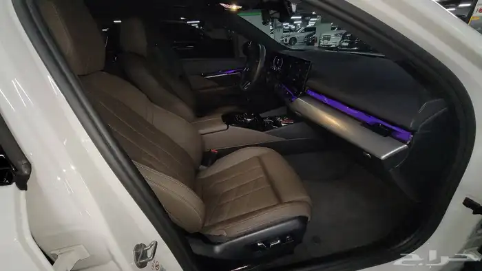 BMW 520i M Sports 2024 ليد كريستال وارد كوريا 29