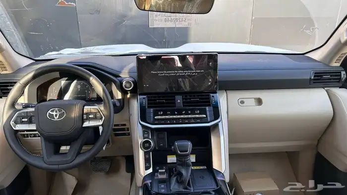 تويوتا لاندكروزر GXR L3 2025 لدى شركة عبدالمجيد الخضر 11