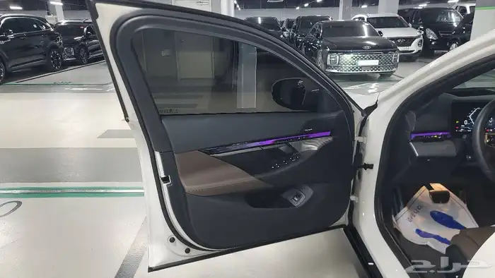 BMW 520i M Sports 2024 ليد كريستال وارد كوريا 6