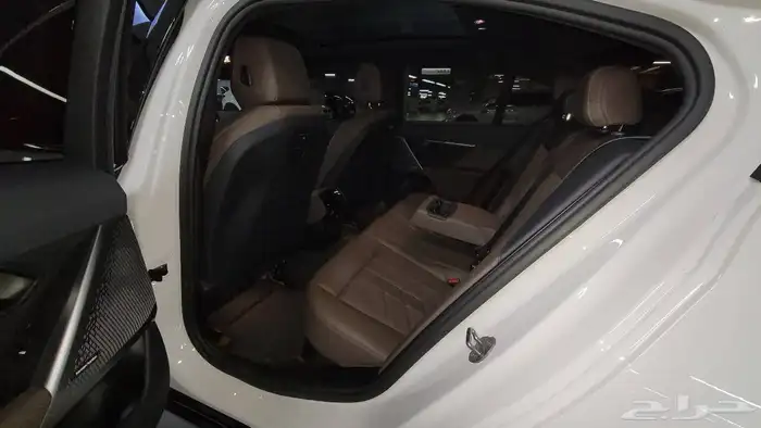 BMW 520i M Sports 2024 ليد كريستال وارد كوريا 21