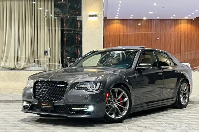 كرايزلر 2017 SRT V8 (بحالة ممتازة) 0