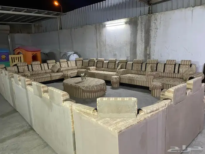 كنب نضيف سته في عشره للبيع للتواصل ( ) 1