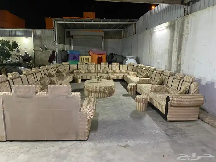 كنب نضيف سته في عشره للبيع للتواصل ( ) 5