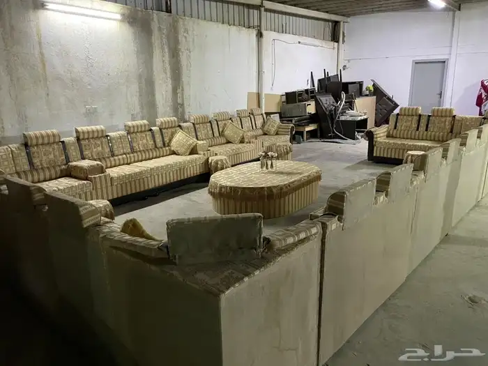 كنب نضيف سته في عشره للبيع للتواصل ( ) 4