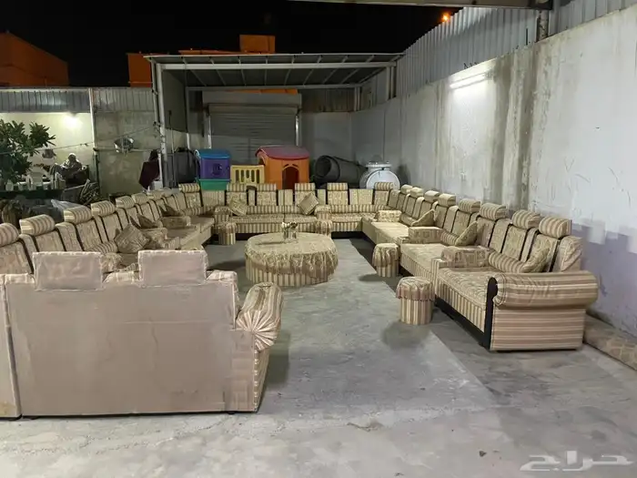 كنب نضيف سته في عشره للبيع للتواصل ( ) 6