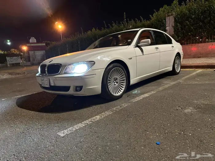 بي ام 2007 مقاس 735 فل كامل بودي بلد وداخلية السيارة نظيفة 8