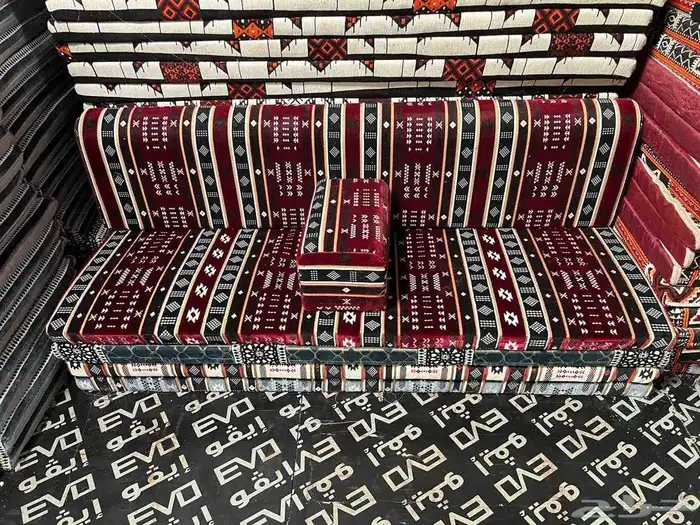 كراسي وطاولات 3