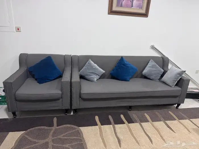 طقم كنب ممتاز 2 كرسي و 2 كنبه. وسجاده وطاولتين 0