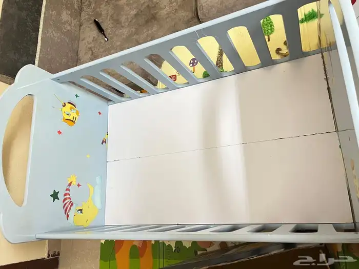 اغراض مطبخ و سرير أطفال و دفاية للبيع 7