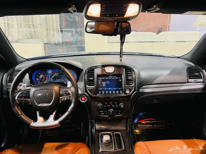 كرايزلر 2017 SRT V8 (بحالة ممتازة) 10