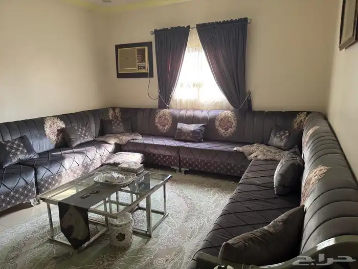 مجلس كامل مع الستارة للبيع المستعجل 2