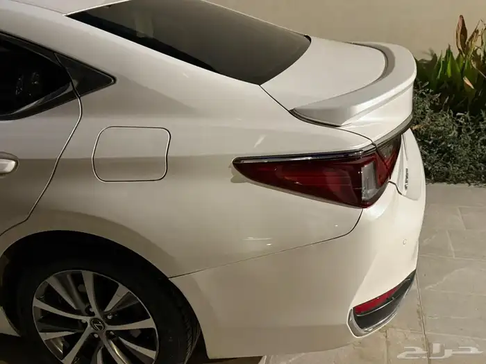 لكزس 2021 نظيف وممشى قليل 26