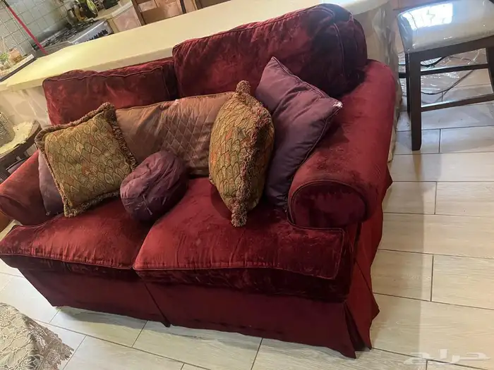 طقم كنب المطلق 7 اشخاص مع طربيزتين جانبيات مع سجادة وستائر 0