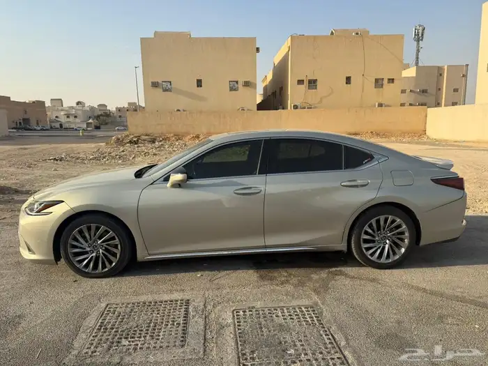 للبيع لكزس es350 2020 3