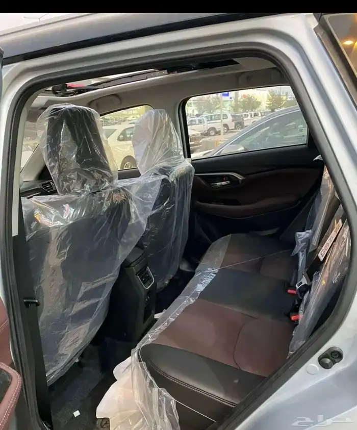 تويوتا اوربان كروز 2025 10