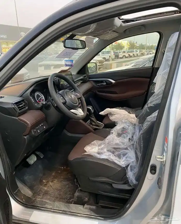 تويوتا اوربان كروز 2025 6