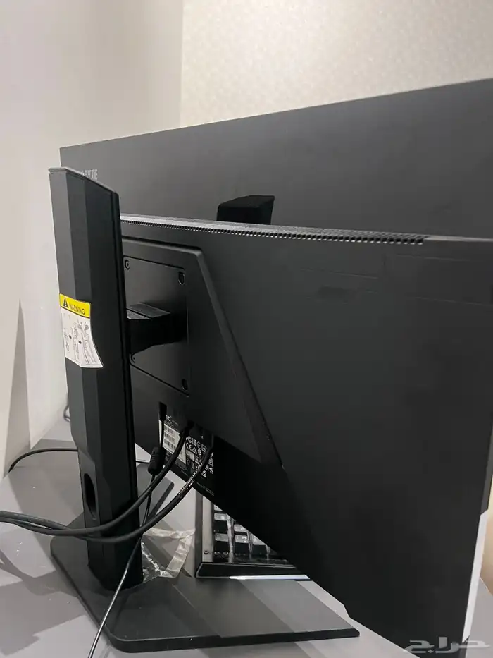 شاشة ألعاب 27 بوصه من جيجا بايت 144 هرتز شبه جديدة 0